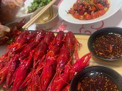 -肥肥虾庄·金牌油焖大虾(汉口城市广场店)