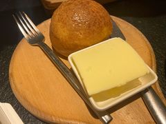 法国总统菠萝油-来龙里 精致 东南亚餐室(万象城店)