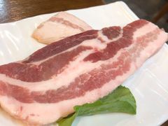 厚切猪肉-·缸桶屋·韩式牛肋条自助烤肉(西湖D11店)