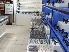 -美式眼镜·授权蔡司.依视路.尼康.豪雅.明月(南翔印象城店)