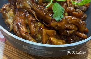 Braised Chicken Feet in Oil