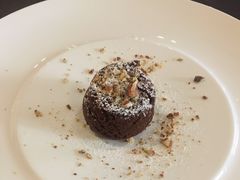 巧克力熔岩蛋糕-北京华彬费尔蒙酒店·刃餐厅