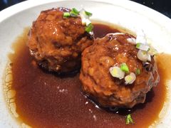 鸭蛋黄狮子头-梅飞酒家(名辉豪庭店)