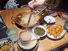 -洱火云南酸菜牛肉火锅(石景山当代商城店)