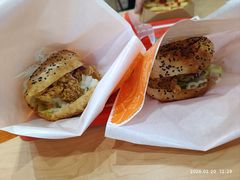 藤椒鸡腿中国汉堡-塔斯汀中国汉堡(东方广场店)