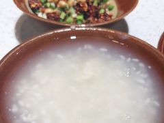 -贵府酸汤牛肉火锅·贵州老字号(飞山街店)
