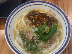 -云阿蛮云南生烫牛肉米线(奉贤路店)