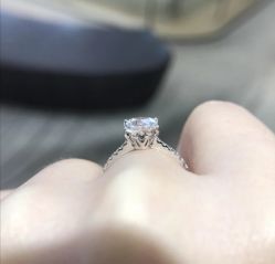 -Zbird钻石小鸟·钻戒婚戒定制高端珠宝私人定制中心