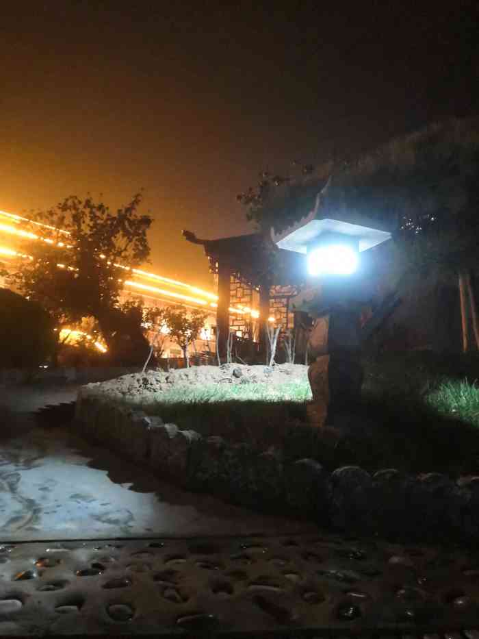 颐和尚景锶温泉-"旅途经过,顺泡一下,水质不错,挺干净,水.