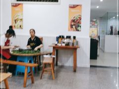 大堂-陈有良尖椒鸡(渝中旗舰店)