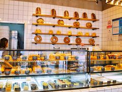 面包甜点陈列柜-81BAKERY(大学路店)