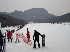 -济南卧虎山滑雪场