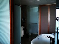 -三亚湾海居铂尔曼度假酒店