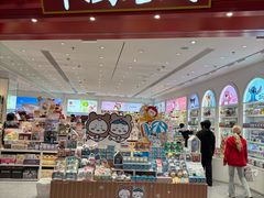 -名创优品(山东青岛华润万象城店)