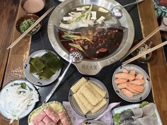 -重庆故事姊妹老火锅(财经学院店)