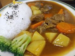 咖喱牛腩-米国现煲煲仔饭(塔子湖店)