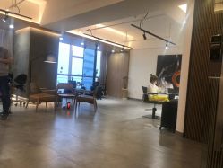 -C-18 SALON