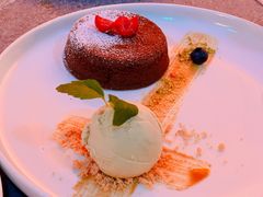 巧克力熔岩配杏仁冰淇淋-Ministry of Crab•MOC(交子大道店)