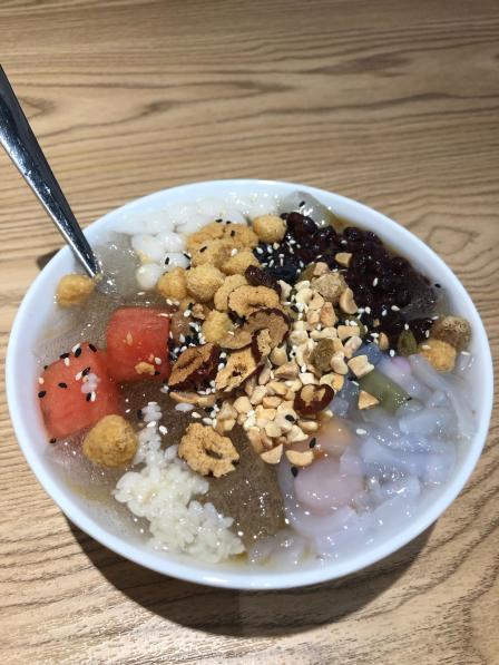 山城老冰粉-"貌似是福州少见的手搓冰粉,原谅我还是更加.