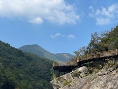 -燕子河大峡谷天坑仙境