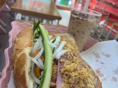 -Bánh Mì Huynh Hoa