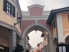 -佛罗伦萨小镇广佛名品奥特莱斯(疏港路店)