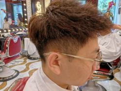 -东方先生国潮男士理发馆