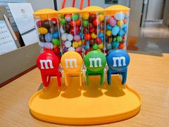 -m豆巧克力世界(上海世茂广场店)