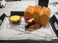 -HOT CRUSH趁热集合·现烤面包(上海环球港店)