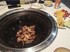 -哈尔滨烧烤·山河村铁锅炖(交大店)