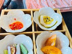 -菌自由丨野生菌火锅特色庭院餐厅(丽江古城店)