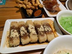 -诚铭记·虾仁汤包·成都小吃(融创店)
