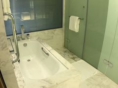 -上海滴水湖皇冠假日酒店