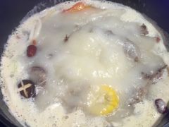 -三人行骨头王火锅(长寿店)