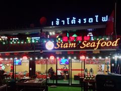 -席娜卡琳火车铁道夜市