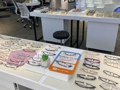-浮光眼镜·蔡司视觉合作·数字验配中心(陆家嘴店)