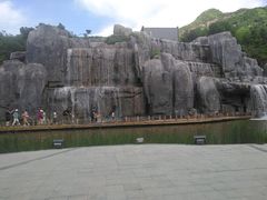 -百里峡七彩艺术小镇