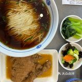 酱汁完全渗进了肉里，咸香中带点微甜