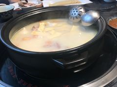 -大匠工房古船木艺术餐厅·猪肚鸡专门店(长白仙岛店)
