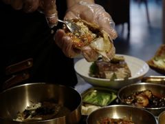 -草家酱蟹炭火烤肉店(珲春南路一店)