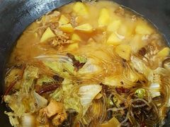 -粘豆包柴火铁锅炖