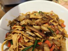 -富正毅三下锅·湘西韵味(天门山索道店)