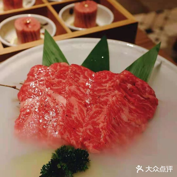 来，大口吃肉啦[调皮]