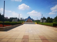 -上海市龙华烈士陵园