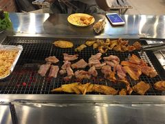 五花肉-马路牙子烧烤音乐酒馆(望京店)