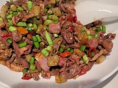 -阿瓦山寨·湘菜现炒·剁椒鱼头王(咸阳总店)