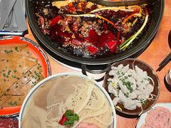 -周小明火锅(黑金冠社区店)