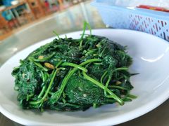 蒜蓉炒番薯叶-钟叔烩鸡