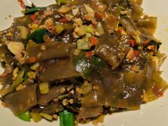 -阿瓦山寨·湘菜现炒·剁椒鱼头王(咸阳总店)