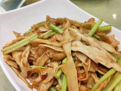 -刘胖子家常菜·蹄花焖藕(中南店)